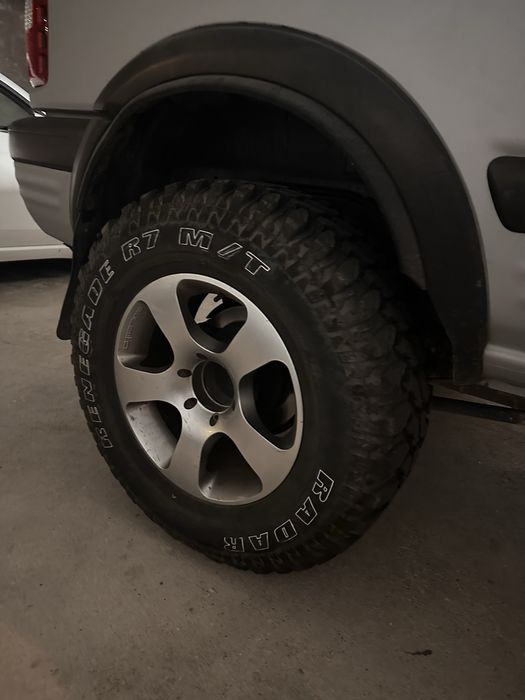 Jantes 6x139,7 pneus novos