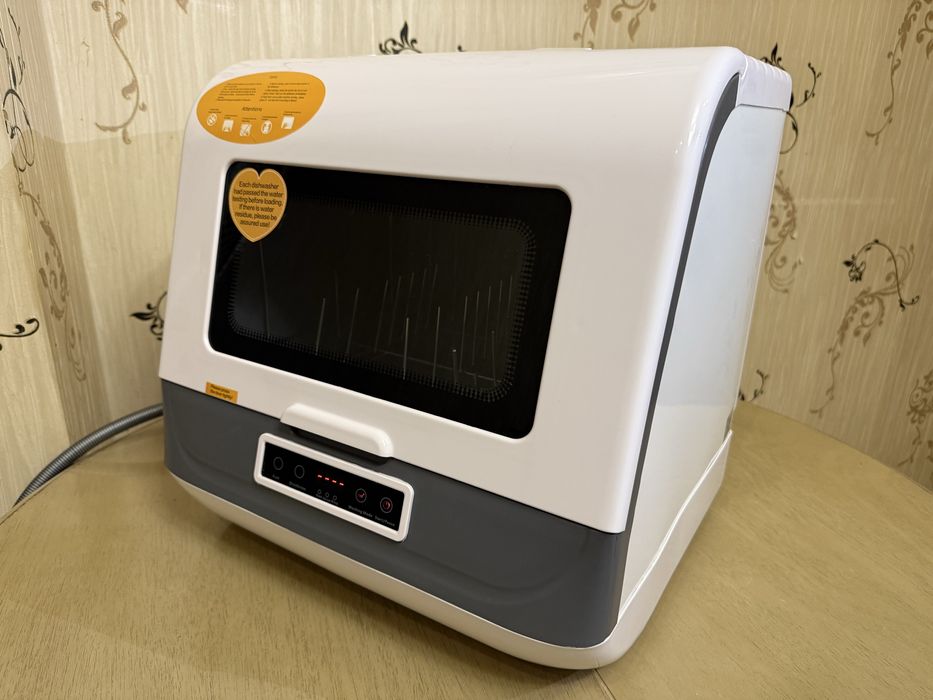 Автоматична посудомийна машина з функцією сушки. Настільна портативна