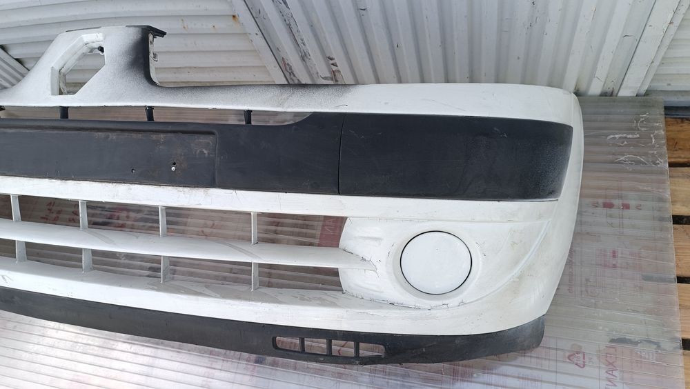 Vendo parachoque de frente Renault Clio 2 ano 1998/2004