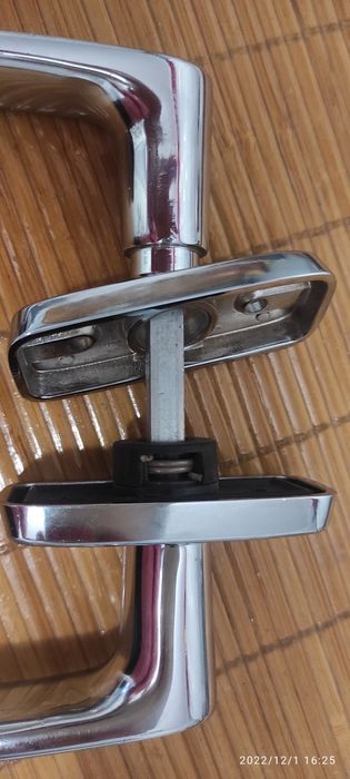 Klamka Yale solidna srebrny