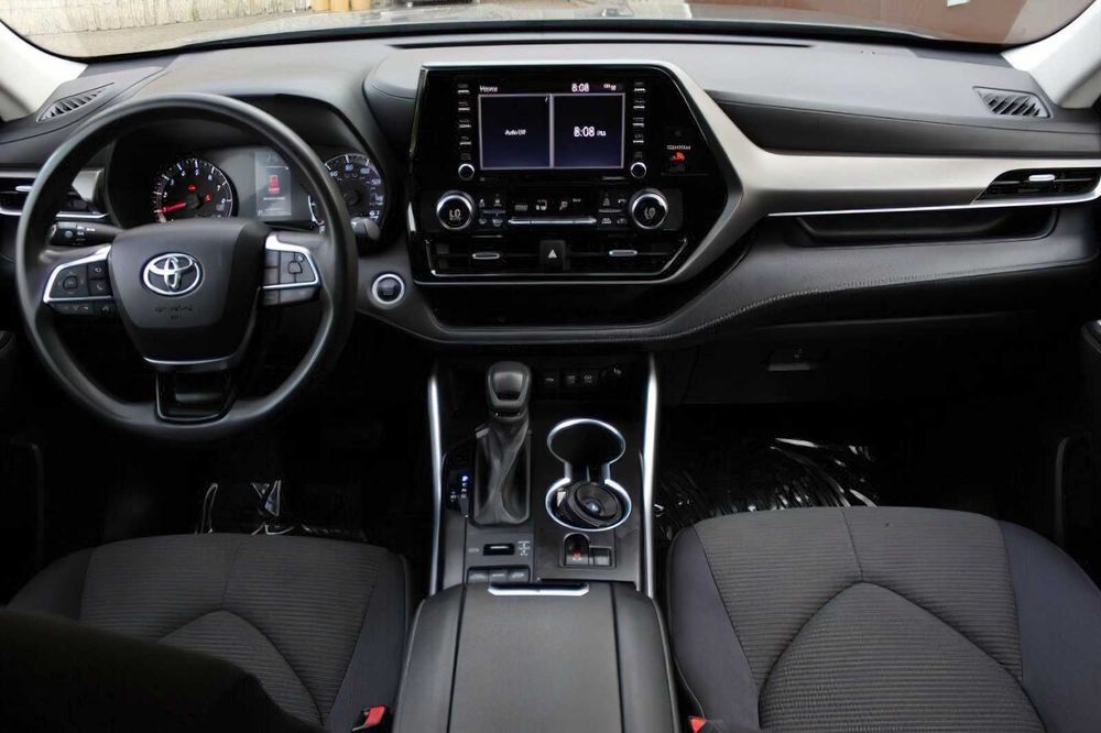 Toyota Highlander Limited      2021