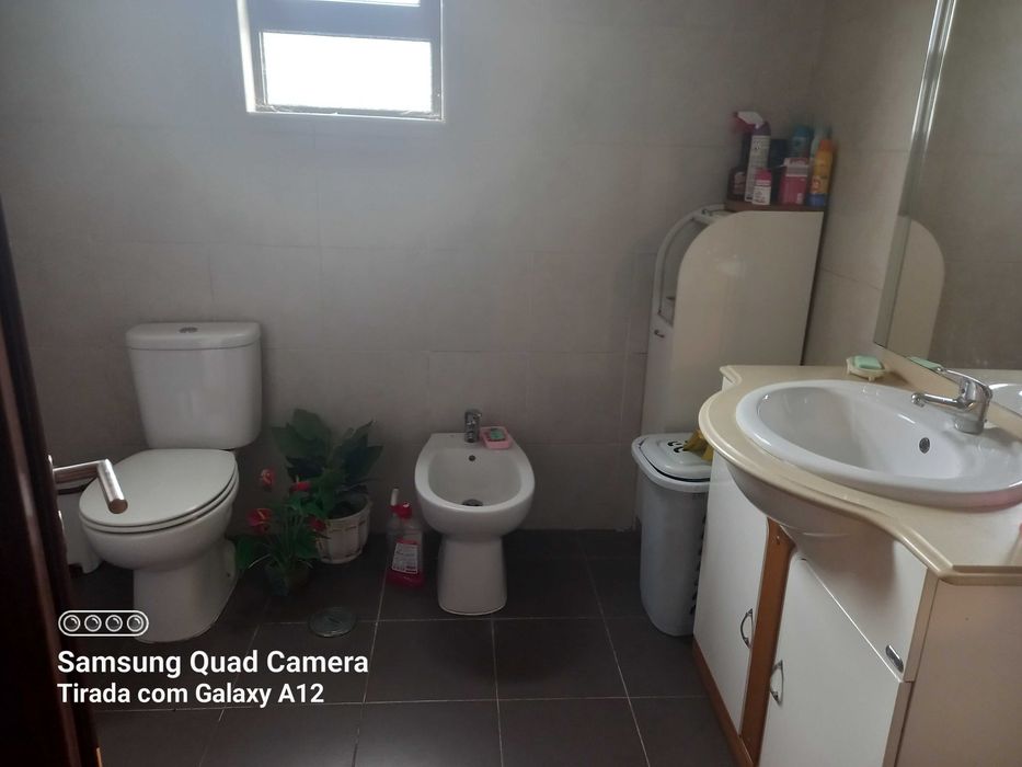 T3 casa térrea com pátio em aldeia