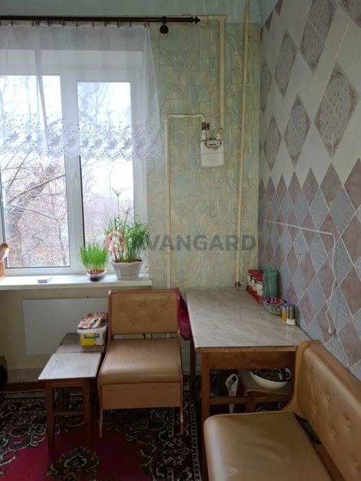 Продам 2х кімнатну квартиру з гаражем