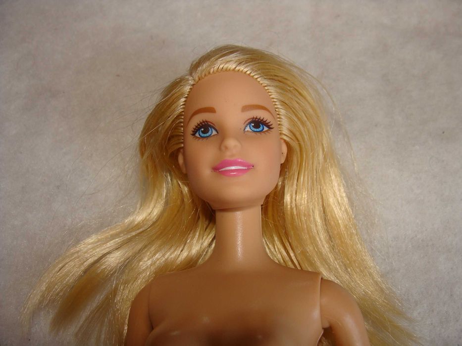 Boneca Barbie Não Identificada