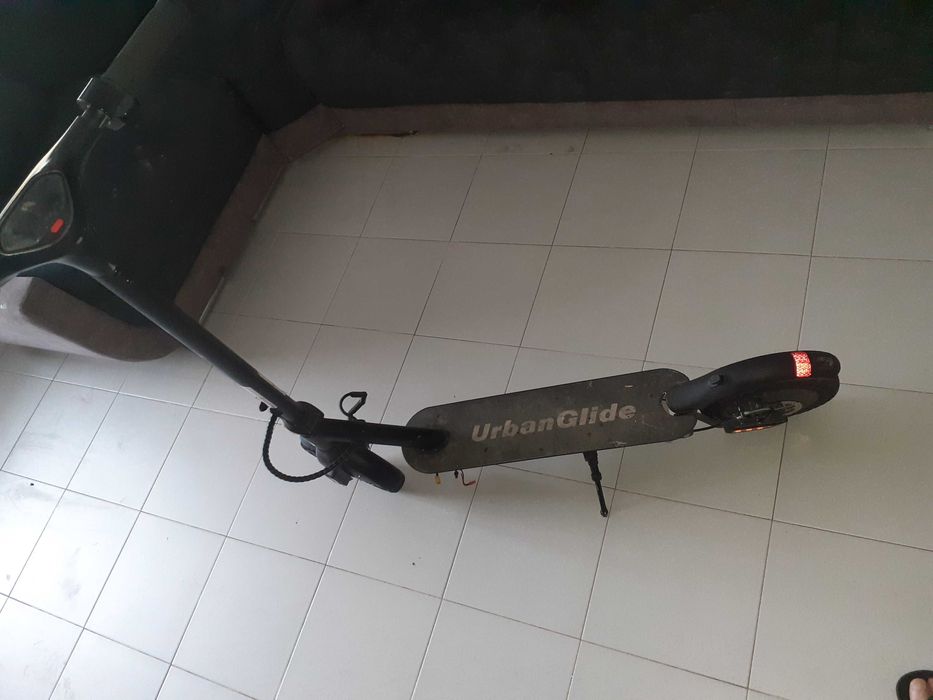 Vendo nao tem bataria mas leva cargador