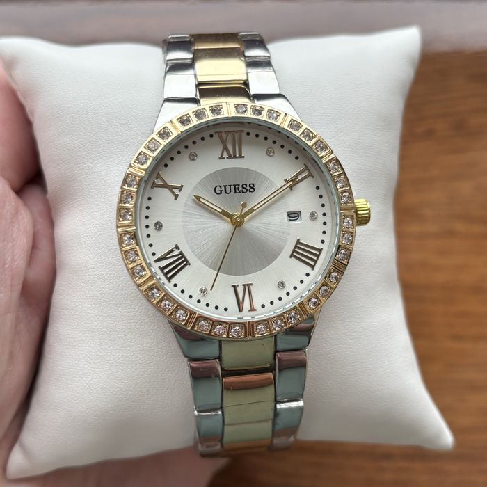 Жіночий годинник Guess комбінованого кольору з світлим циферблатом