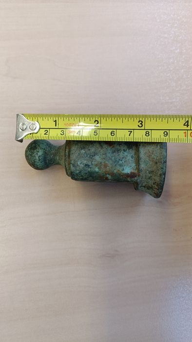 Antiguidade_Peça roscada de postigo de depósito de vinho, em bronze