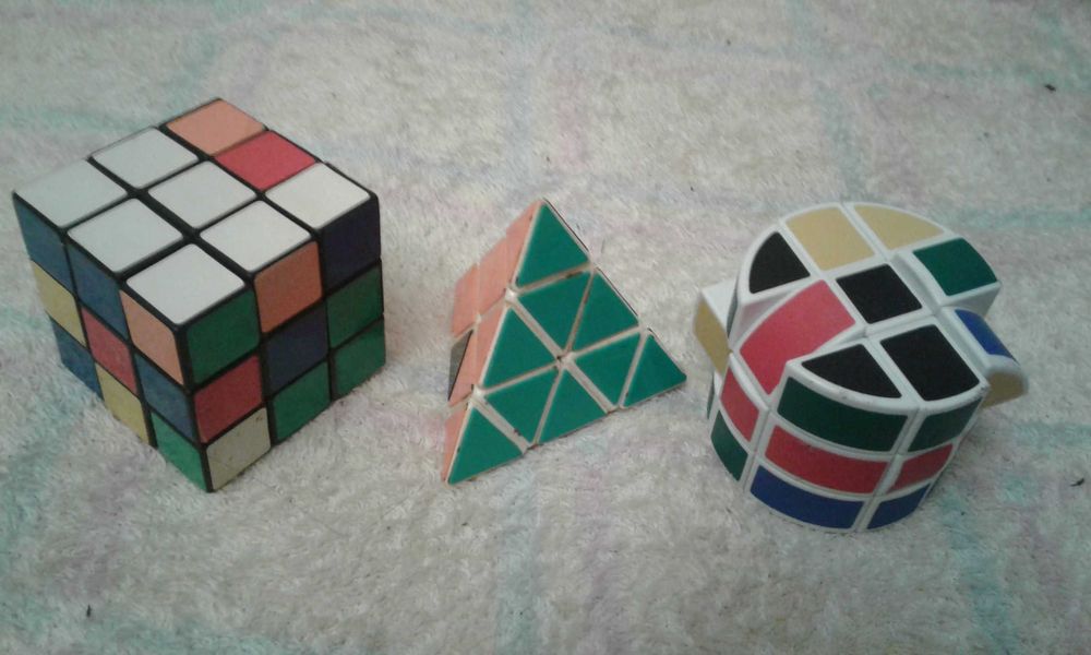 Головоломки Рубика кубик, пирамидка, цилиндр