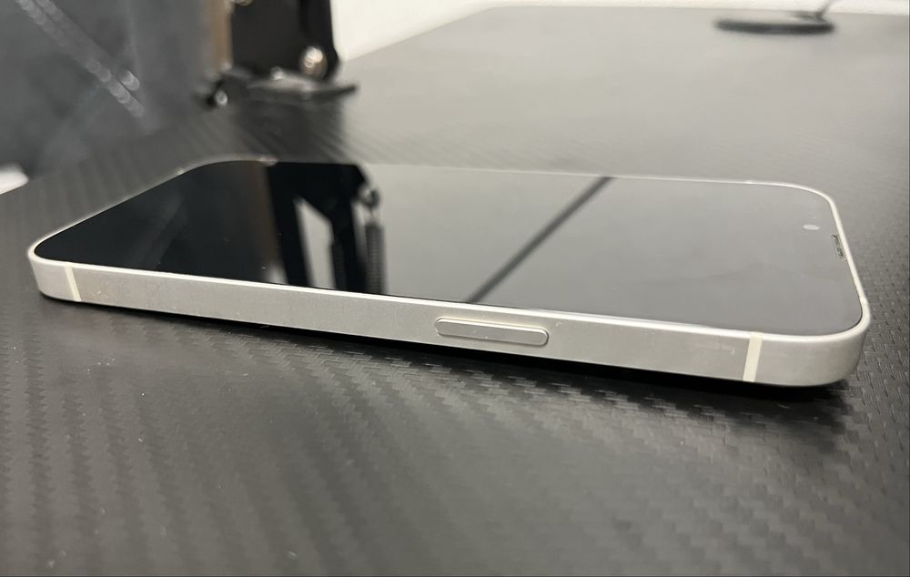 Продам Iphone 13 128