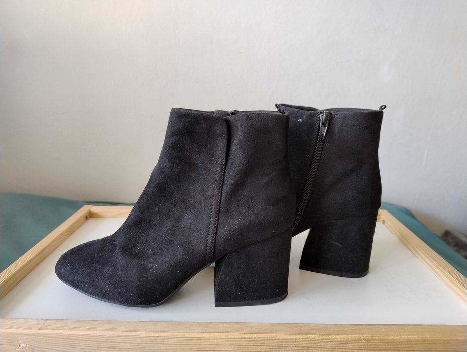 SUPER CENA Botki marki Divided H&M kolor czarny rozmiar 39 wkładka 24,5 cm Zimowe jesienne kozaki botki adidasy czółenka klapki pantofle mokasyny