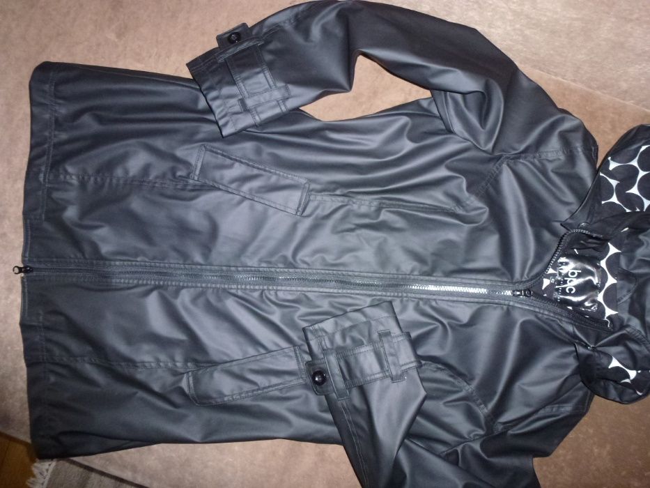 Sportowy płaszczyk czarny roz M/L firmy bpc bonprix collection now