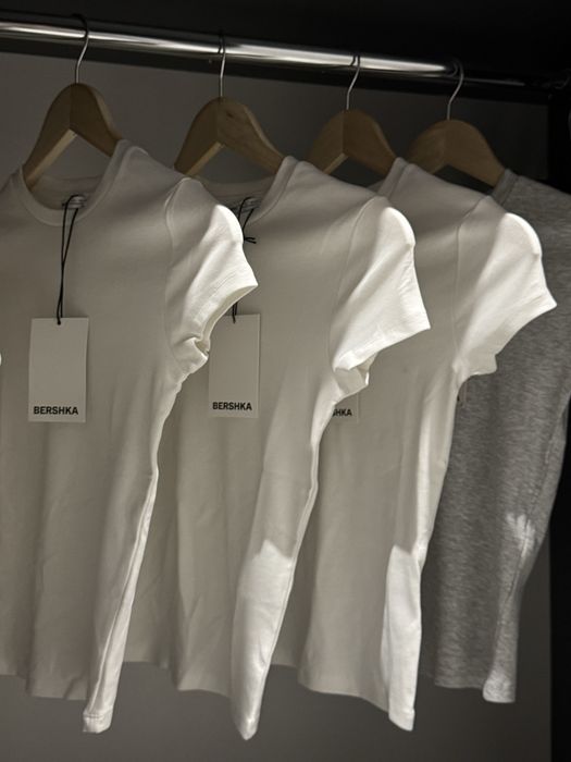 XS, S, M. Футболки Bershka бершка, футболки в стилі скімс skims