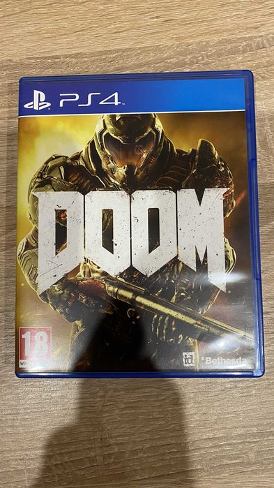 Konsola PlayStation PS4 Slim 500GB + plus gry + 2 pady