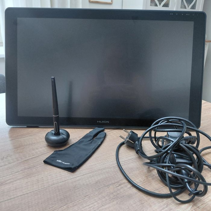 Tablet graficzny Huion Kamvas 22 – stan idealny, jak nowy