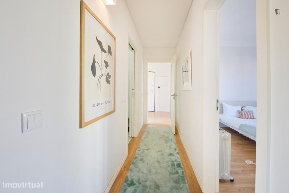 Quarto - localizado em Roma-Areeiro Lisbon