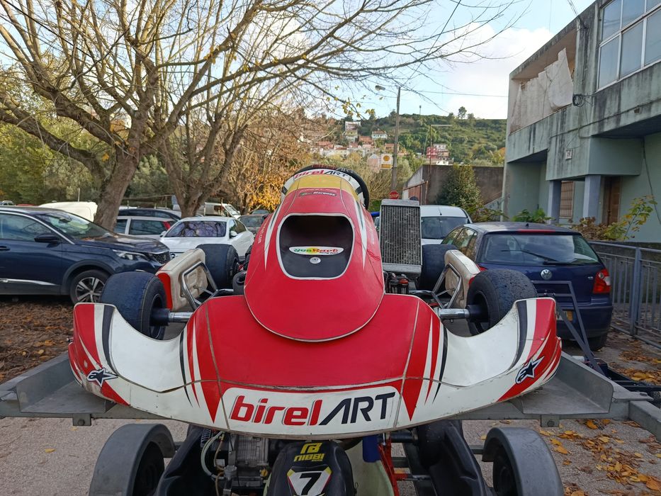 2 karting + atrelado segundo piso vai para baixo tudo impecável