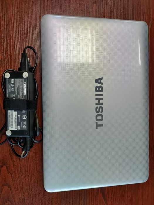 Laptop Toshiba Satellite L750 -12U piękny stan 8 GB Ram i5 procesor