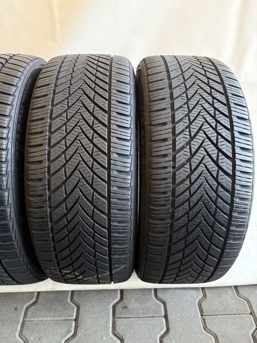 225/45/19 TracMax All Season 96Y