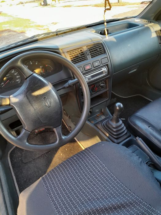 Vendo este Nissan Almera 2.0D com 367mil