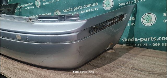 Бампер задній ліфтбек Skoda Octavia Tour 106807421B
