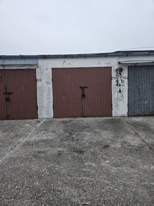 Wynajmę garaż na os.Okrzei REZERWACJA