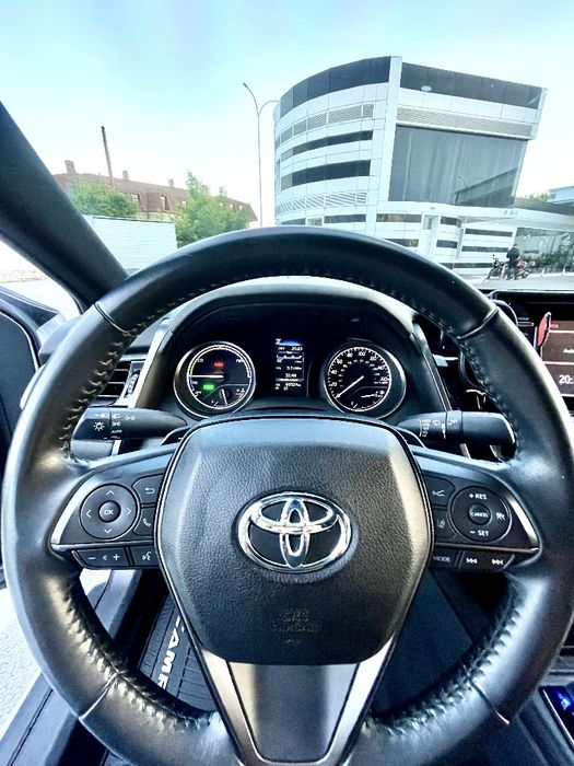 Toyota Camry SE 2023 Hybrid