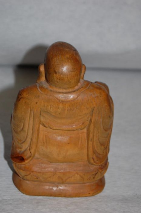 Figurka buddy z drewna , ręcznie wykonana , wys, 15 cm.