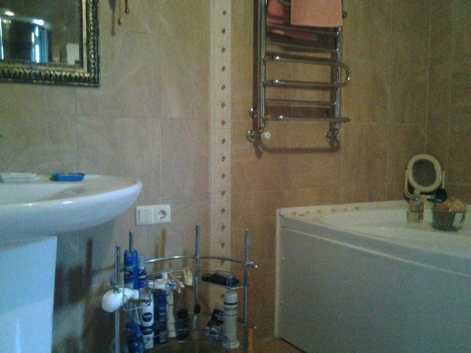 Продаж будинку, Брюховичі