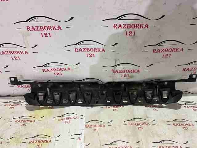 Абсорбер бампера переднего, дефеект на фото f-pace