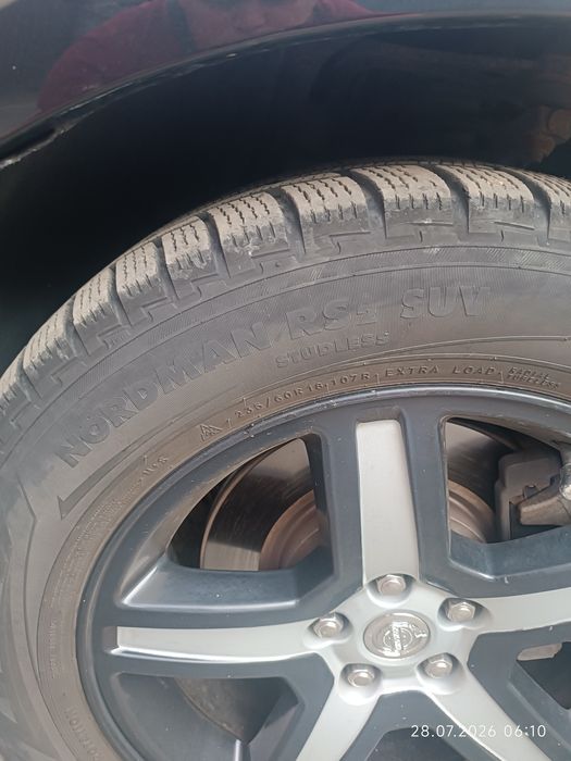 Продам резину 235/60/18 зима
