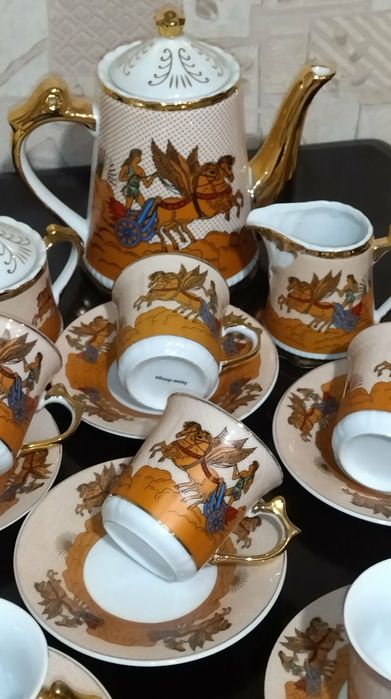 Сервиз кофейный. Новый. Отличный фарфор . Качество отличное. Япония .