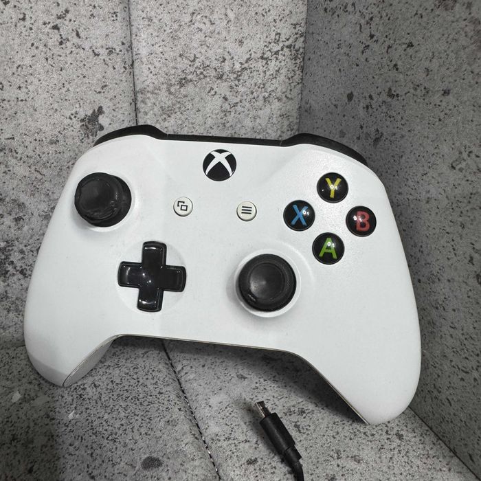 Konsola Xbox One S 800Gb + Pad | Adapter HDMI