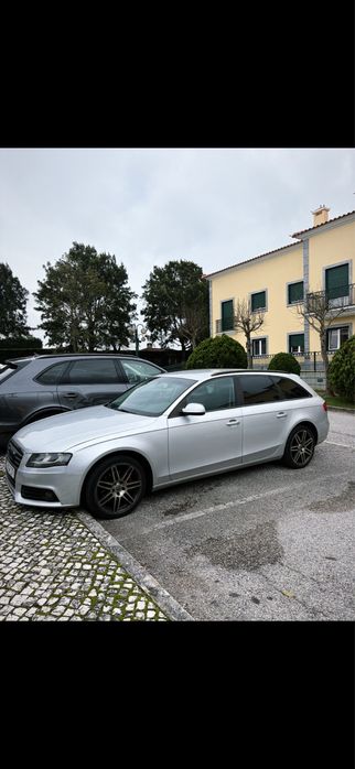 Audi A4 b8 2010 com uns a fazeres