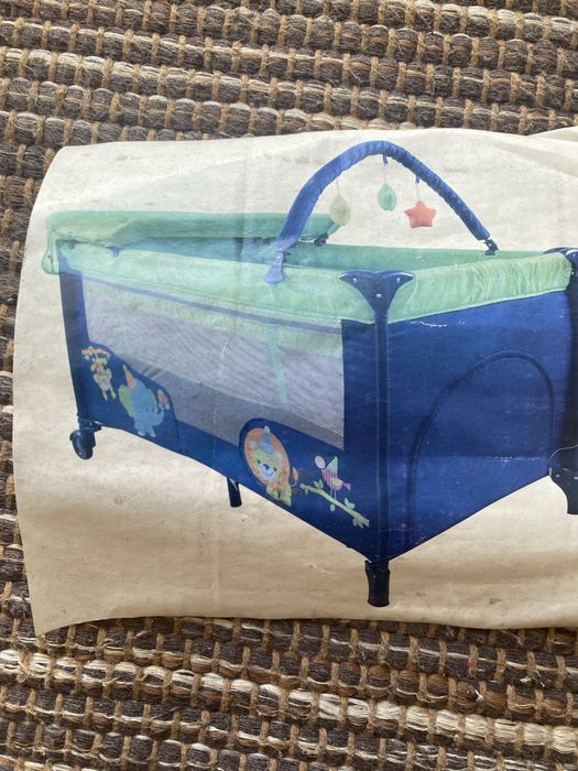 Parque ou cama de viagem