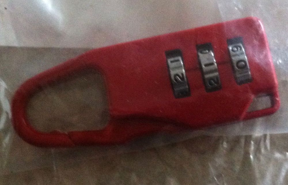 conjunto de 4 cadeados para sacos ou cacifos novos