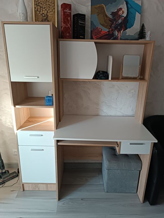 Комп'ютерний стіл з пеналом