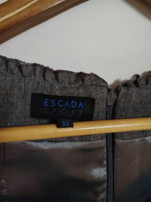 Lindo Vestido Cinzento de Lã Marca Escada