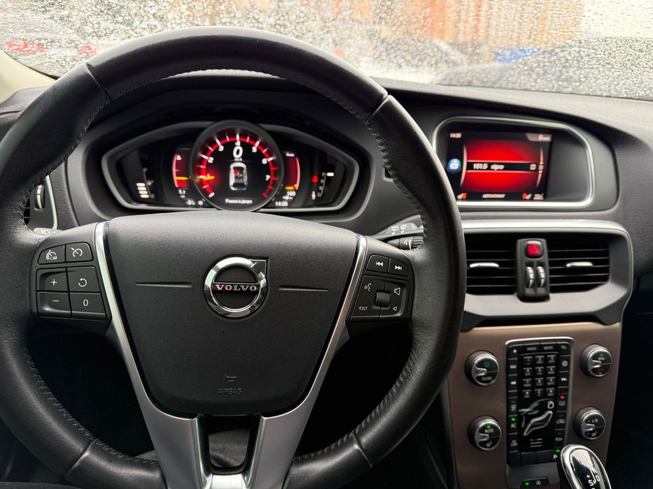 Volvo V-40 Cross Country