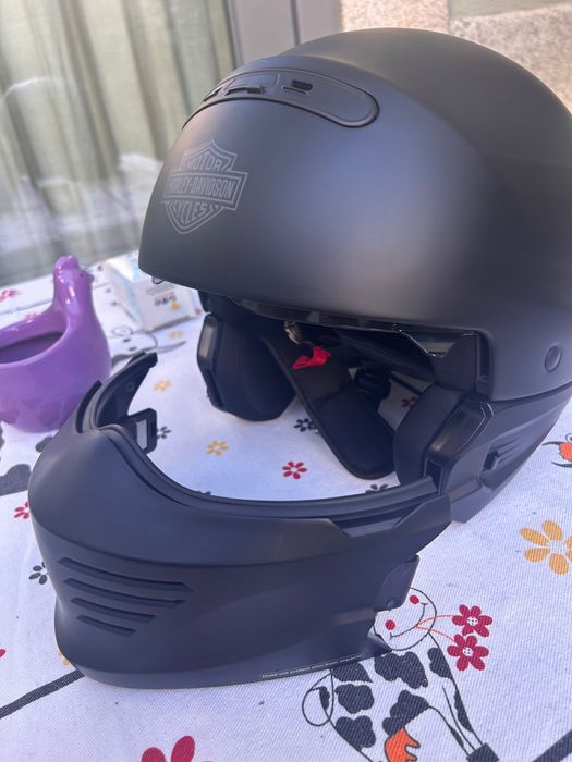 Capacete novo Harley Davison preto impecável