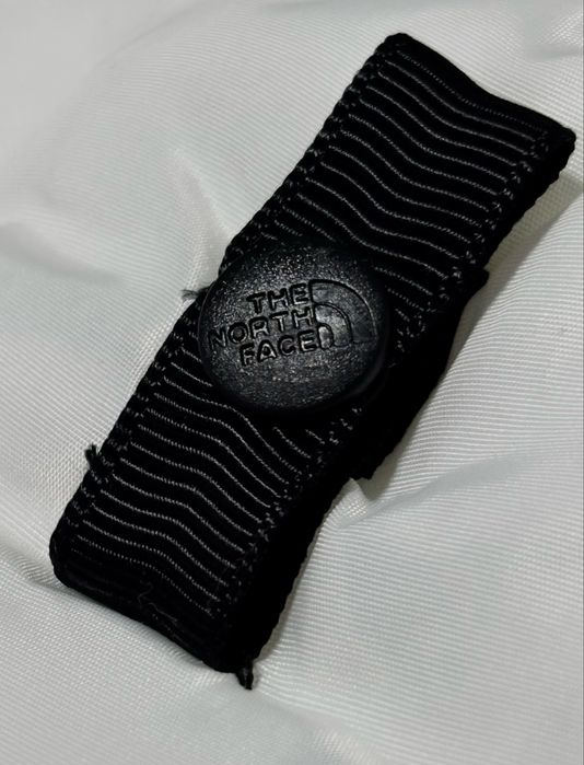 Biała kurtka The North Face rozmiar M