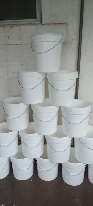 Baldes plástico 25 litros com tampa