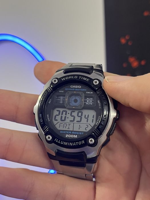 Zegarek Casio AE-2000W - używany, wodoodporny 200m, stan dobry
