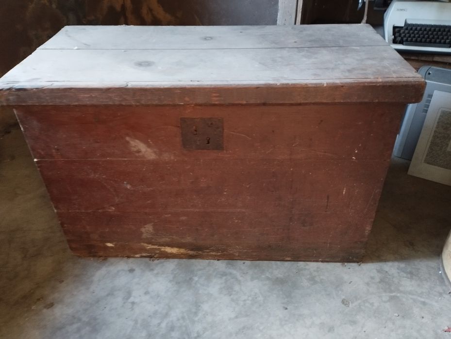 Baú de madeira  50X66X105
