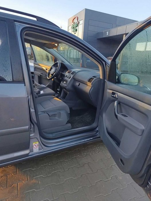 Продам фольксваген Туаран