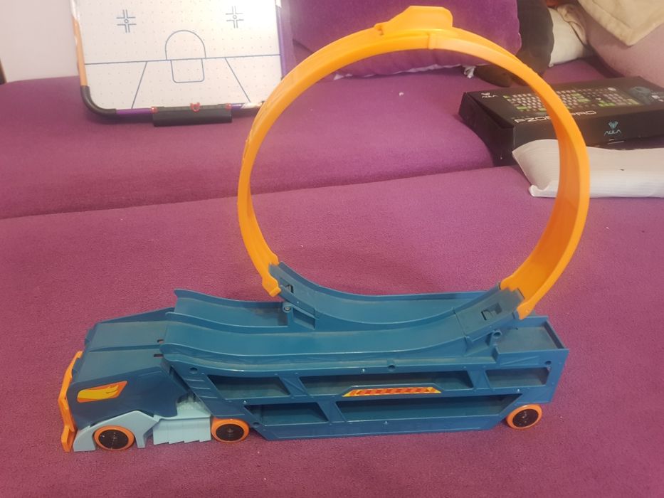 Вантажівка Hot wheels