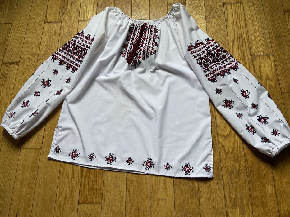 Вишиванка, розмір S, б/у