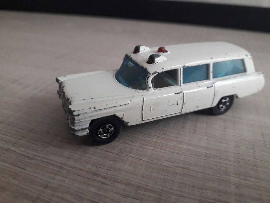 Matchbox ambulans samochodzik
