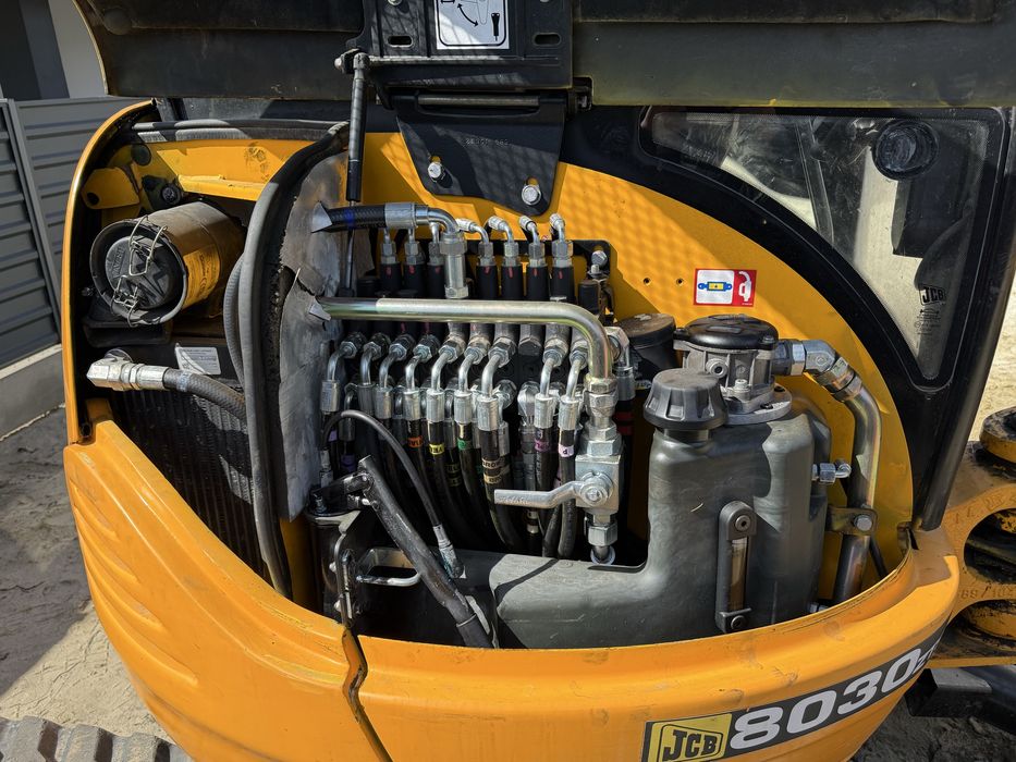 Міні екскаватор jcb 8030