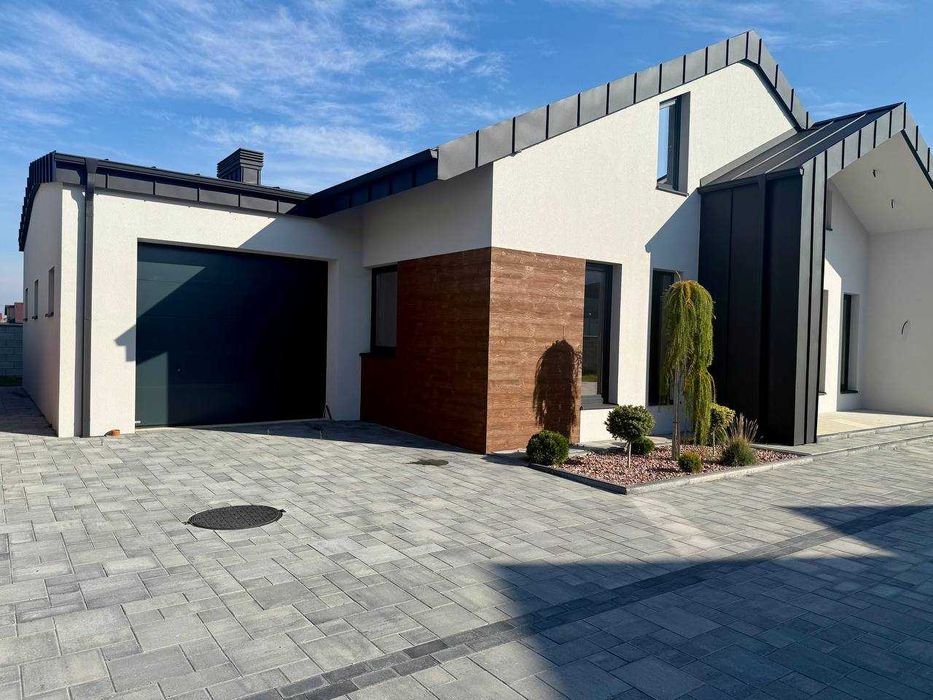 Продаж окремостоячого будинку за Авторинком