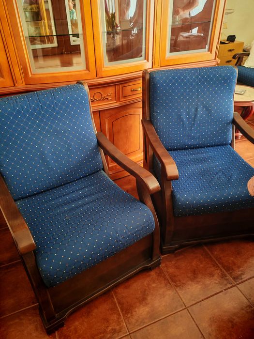 Conjunto de sofá e 2 poltronas à venda